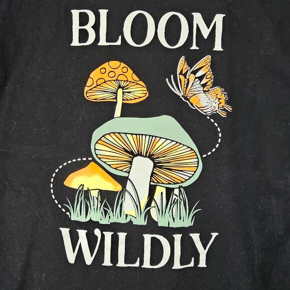 Organic Generation Bloom Wildly mushroom black tee shirt top toadstoal  Medium - Picture 3 of 5